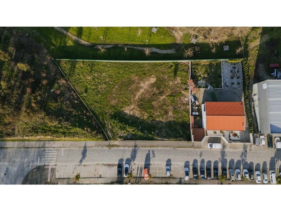 Terreno Junto ao Parque de Cete, Paredes