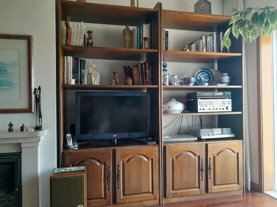 Estante com armário