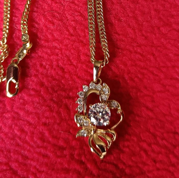 Продам цепочку с подвеской  из медицинского  сплава.