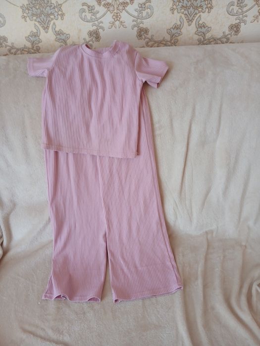 Костюм для дівчинки