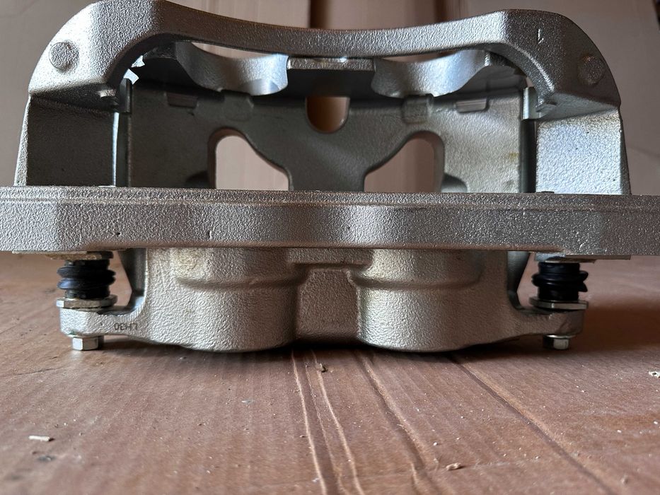 Гальмівний супорт дискового типу Ford F-550 Super Duty 6.7 L