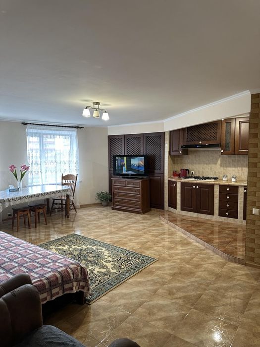 Здам Посуточно 2х.ком.ФРУНЗЕ.