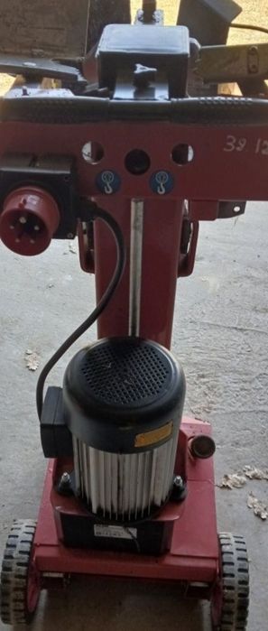 Łuparka rębak 8 Ton nacisku 400v na siłę