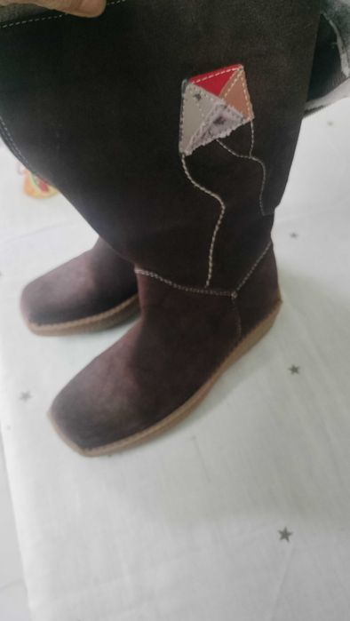 Botas de menina n 32 praticamente novas
