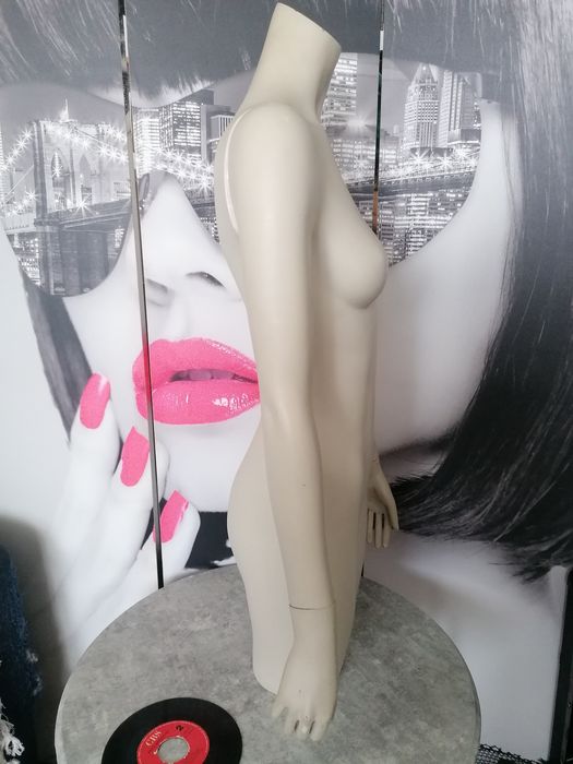 Manequim de exposição - Popmannequins