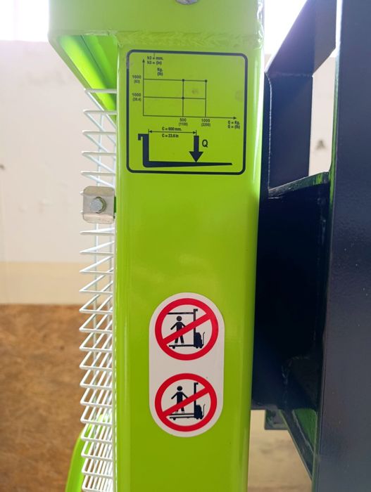 Empilhador manual / Stacker