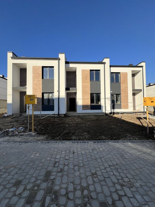 Продаж котеджа з газом та підключеними міськими комунікаціями