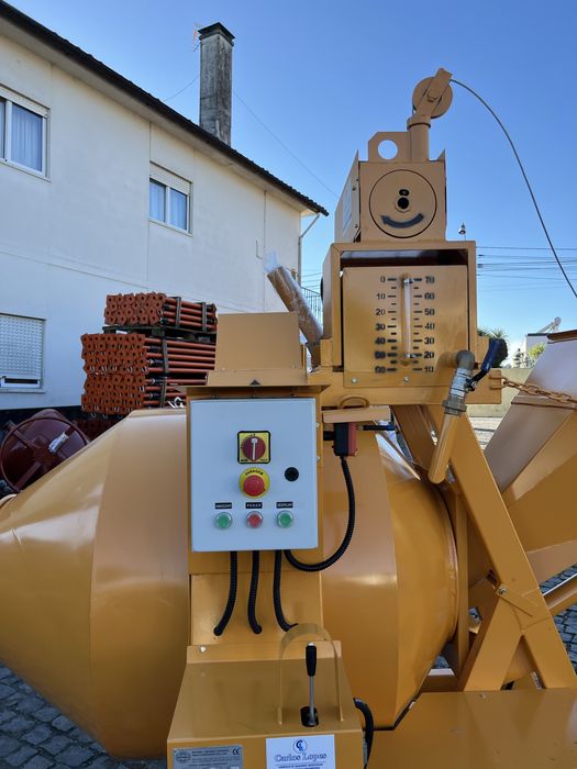 Betoneira Central Betão 400lts trifasica com pá rasto nova