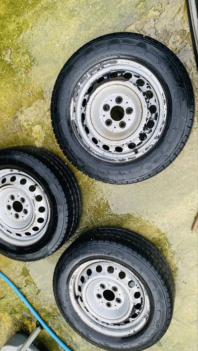 Complete tyres 205/65/16