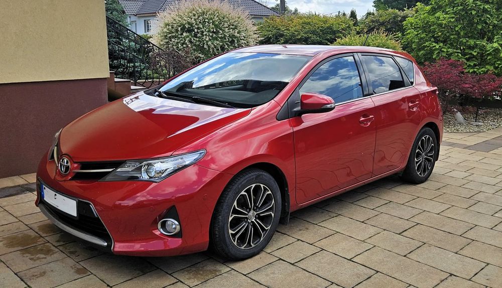 Toyota Auris Toyota Auris 1.6 Benzyna 132 KM | 2013 | Krajowy | 2 właściciel
