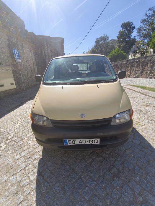 Toyota Hiace 2.4 D / TD – Excelente Estado e Pronta a Trabalhar