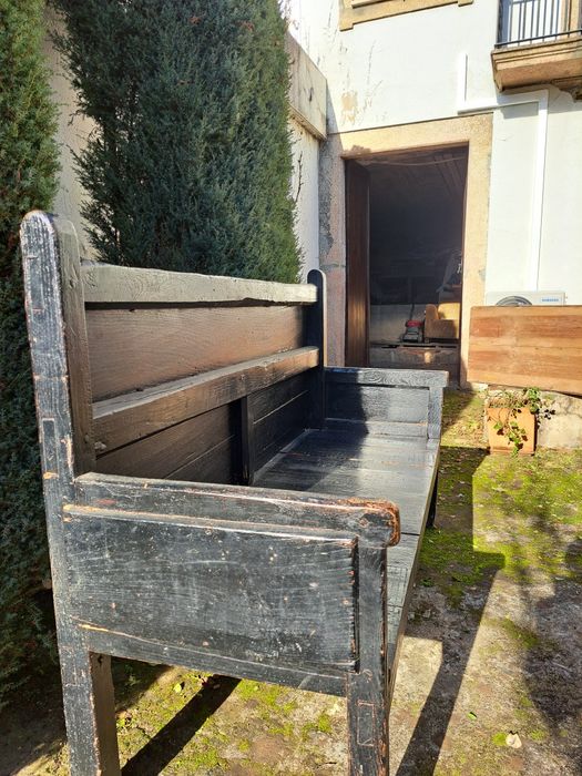 Escano antigo de castanho