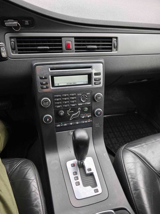 Продам (обміняю на квартиру/будинок) надійний автомобіль Вольво V70 універсал 2008 р народження