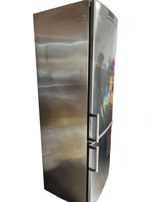 Frigorífico Siemens inox , usado mas em boas condições.