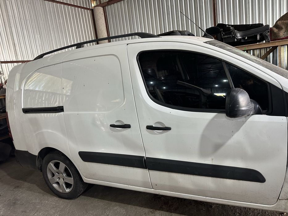 Бочина боковина кузов Сітроен Берлінго Пежо Партнер Б9 задня четверть