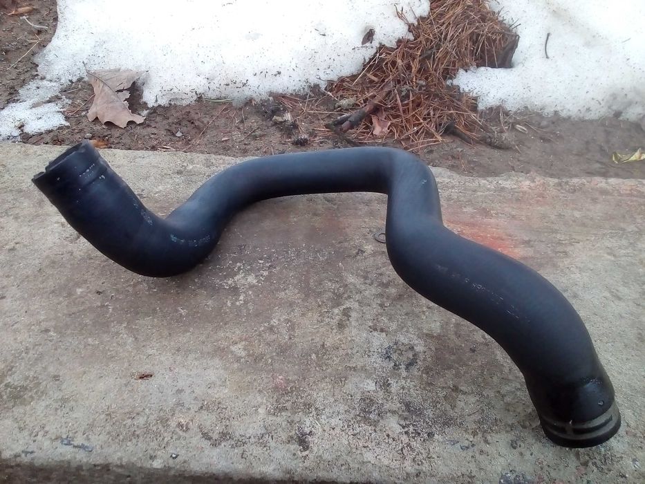 Патрубок верхній резиновий радіатора 98AB 8B274 BE 1.8i Фокус 1 D34мм