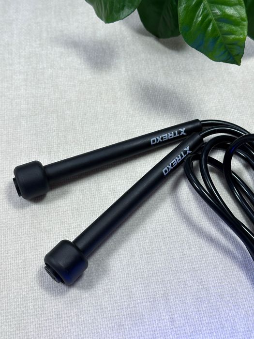 Якісна брендова скакалка для фітнесу спорту оригінал професійна