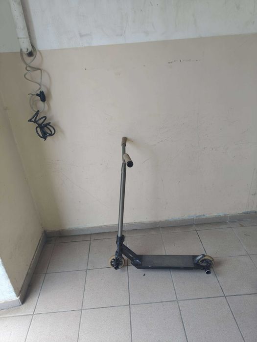 Hulajnoga freestyle Oxelo MF540 w kolorze czarno-brązowym