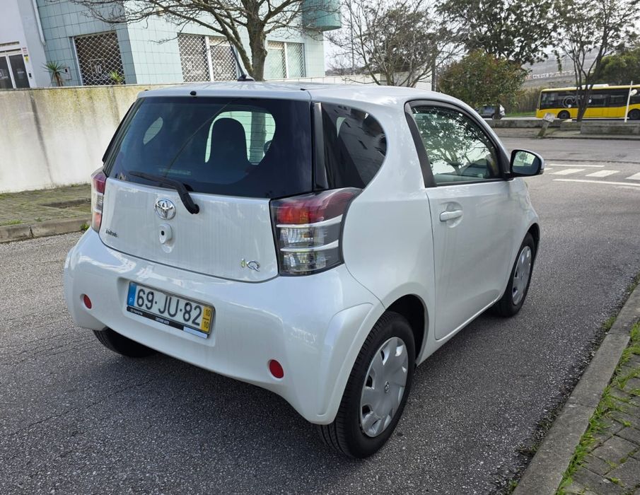 Toyota iQ 1.0 VVT-i   2010  Único Dono