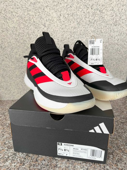 Продам новые фирменные кроссовки ADIDAS