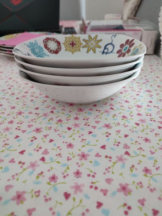 Vendo conjunto de loiça do Gato Preto