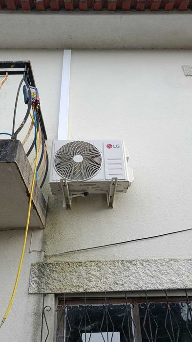 AR CONDICIONADO, Fornecimento, Instalação e Manutenção.