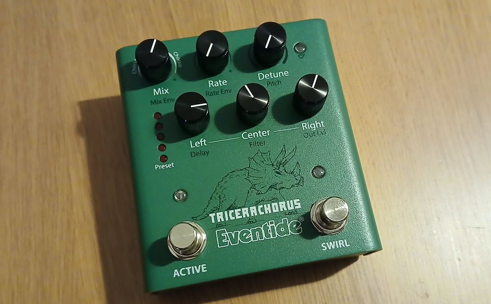 Pedal Chorus Eventide. "Praticamente novo".