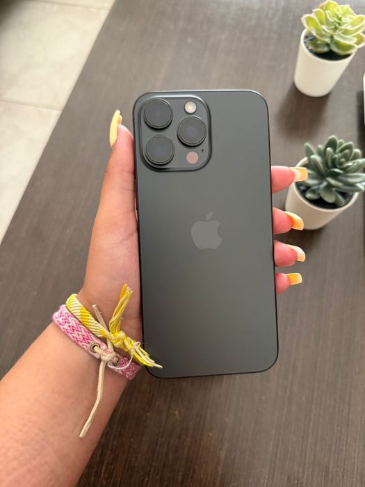 Iphone 15 Pro Max como novo
