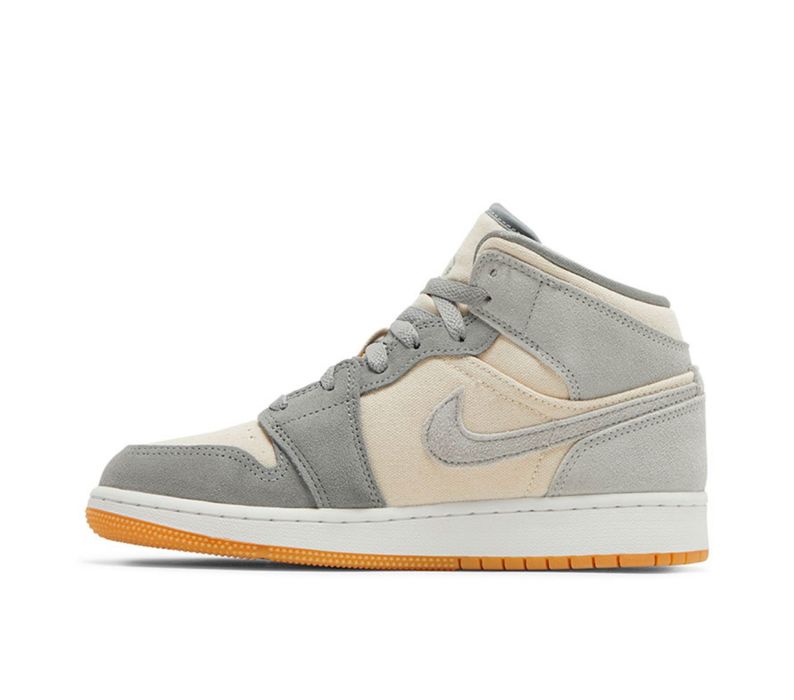 Кросівки жіночі Nike Air Jordan 1 Mid SE Coconut Milk Grey розмір 39