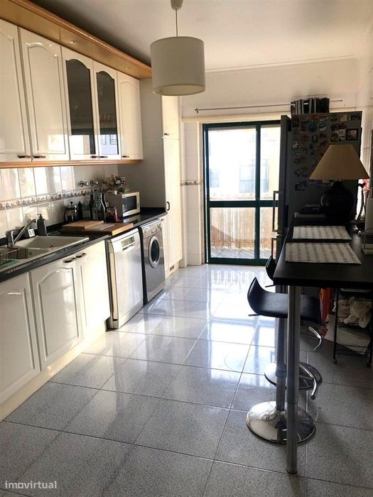 Apartamento T2 Arrendamento em Queluz e Belas,Sintra