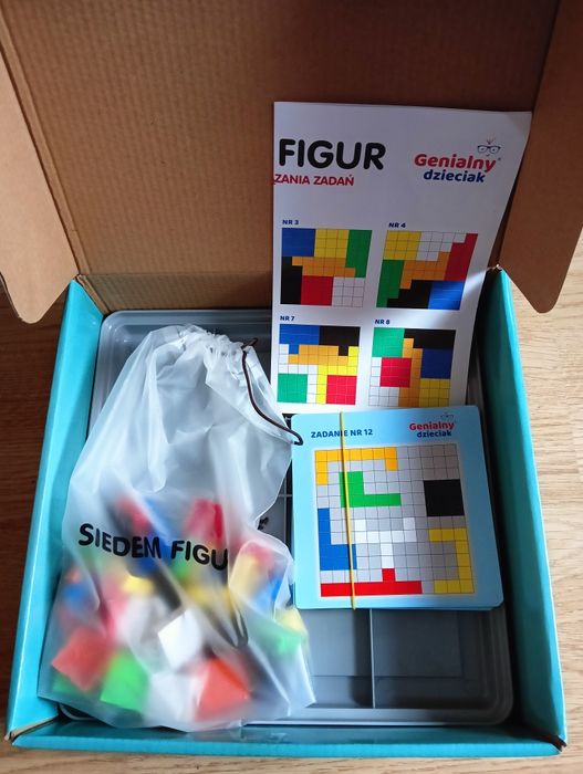 Gra logiczna, układanka "Siedem figur".