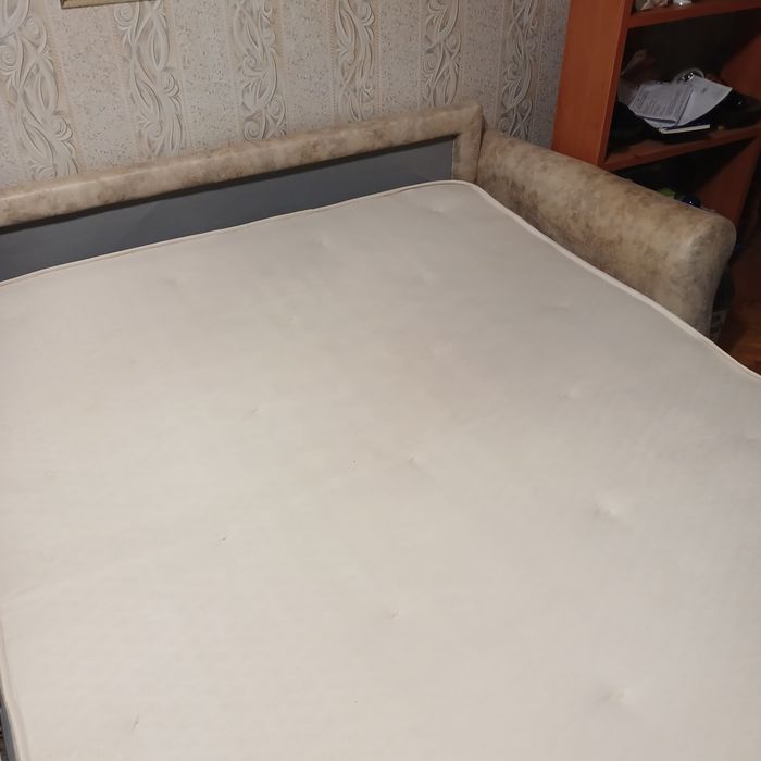 Раскладной диван, новая оббивка