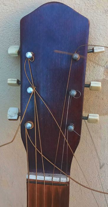 Гітара акустична . Струни.