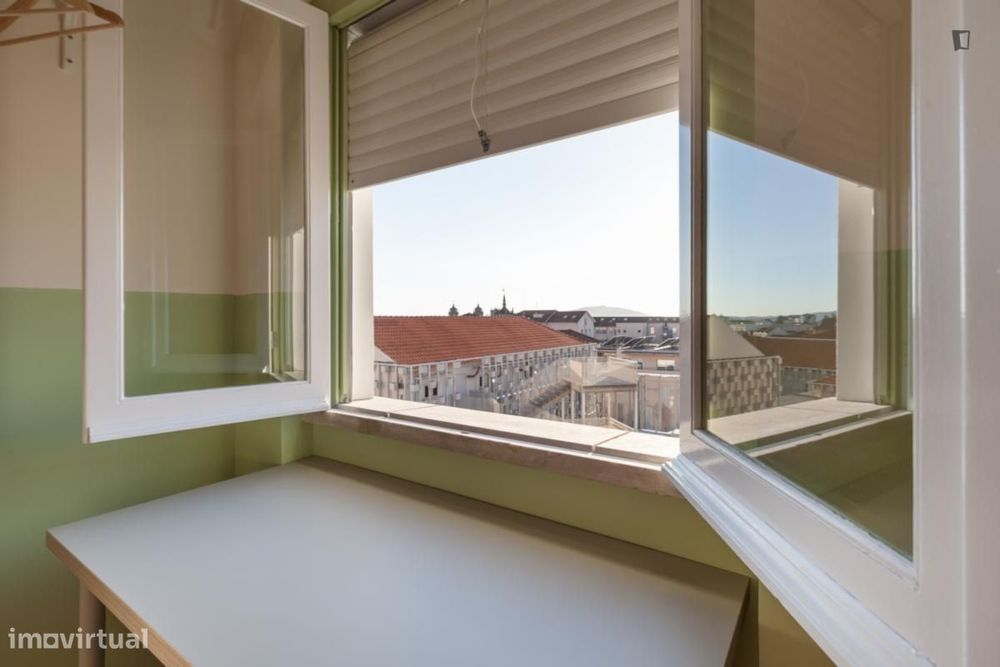 Quarto - localizado em Sé de Braga e São Lázaro Braga