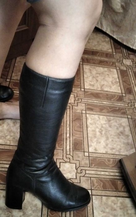 Продам жіночі зимові чоботи