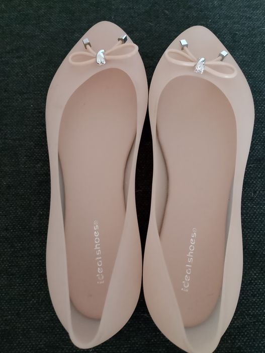 Beżowe balerinki