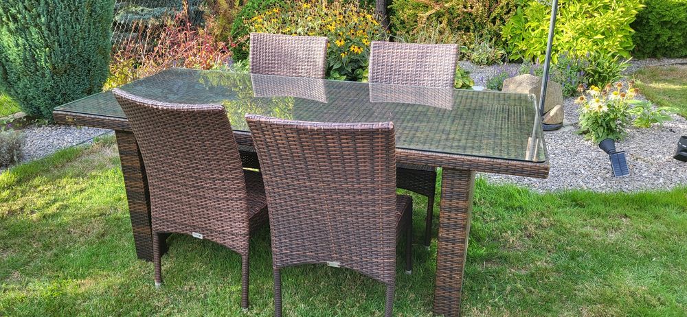 Oltree Stół z technoratanu + 4 krzesła, komplet