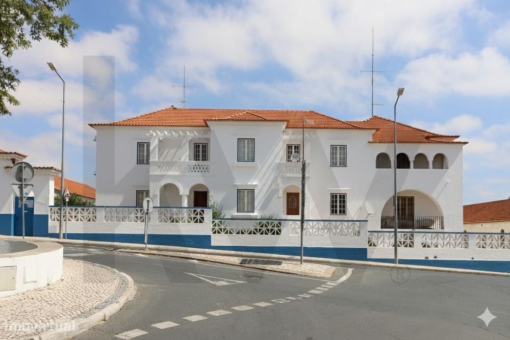 Stately house with land and 32 rooms in Aljustrel.