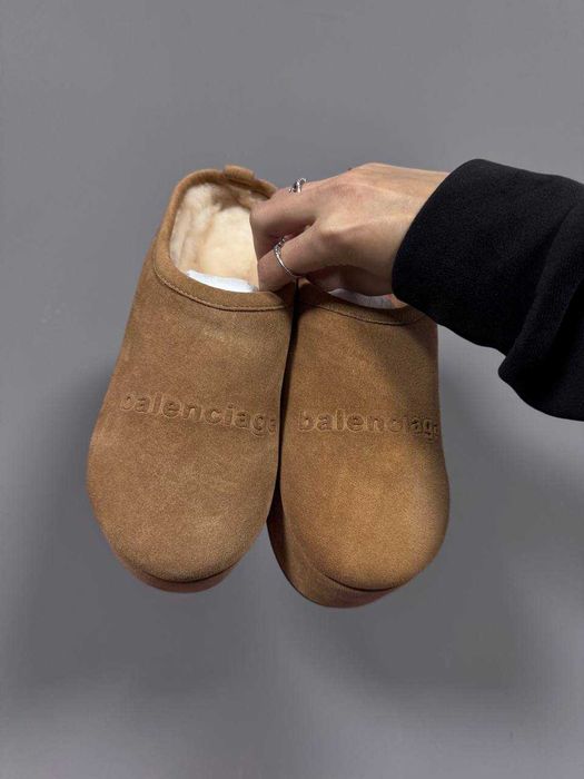 Угги Balenciaga Alaska Soft Platform Mules Chestnut Black / замшеві
