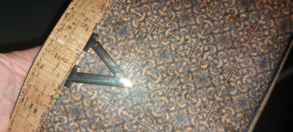 Mala em cortiça com padrão