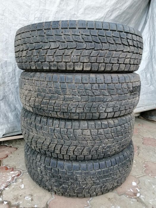 Шини зимні Dunlop GrandTrek SJ6 215/65 R16 98Q Japan  grandtrek 7mm