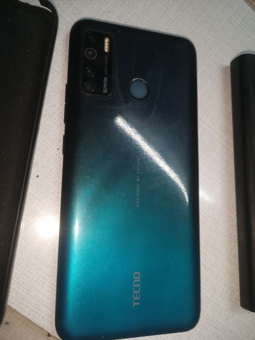 Смартфон Honor X8C 8/256, Tecno Spark 5 Pro 4/128 рабочие