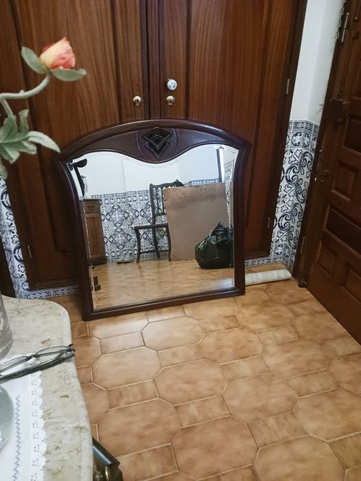 Espelho de sala em mogno