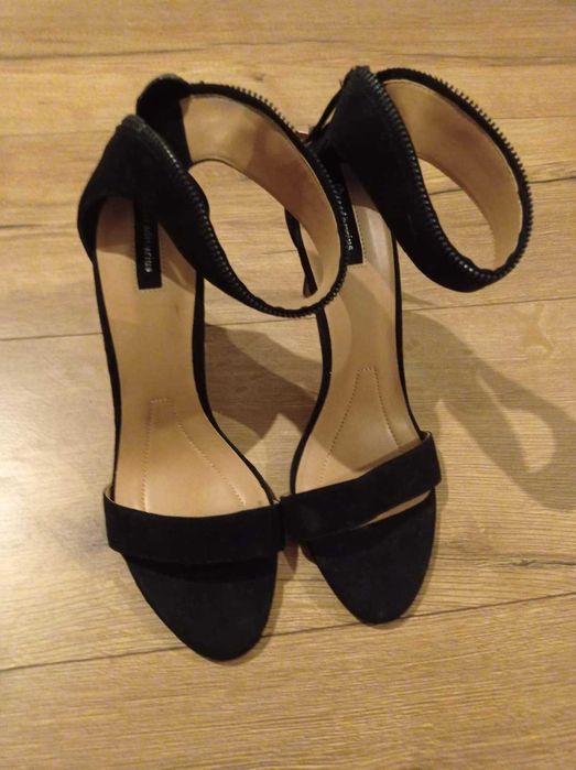 Szpilki, buty na koturnie i sandałki rozm. 39