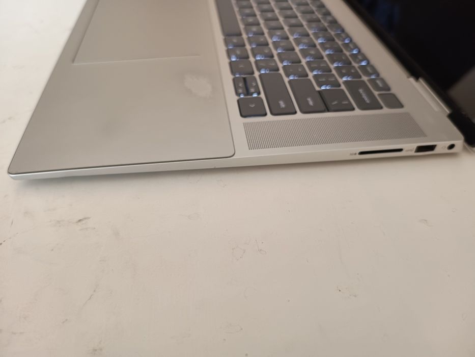 Dell Inspiron 7620 2-in-1. i5, 12 gen.  8/512.