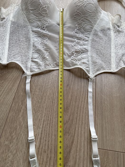 Piekny kremowy gorset 75D Di Lorenzo nieuzyty z metka