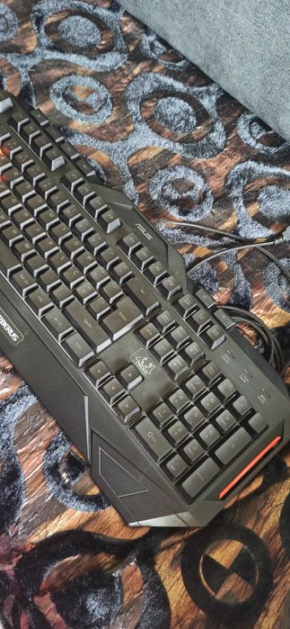 Teclado Asus Cerberus.