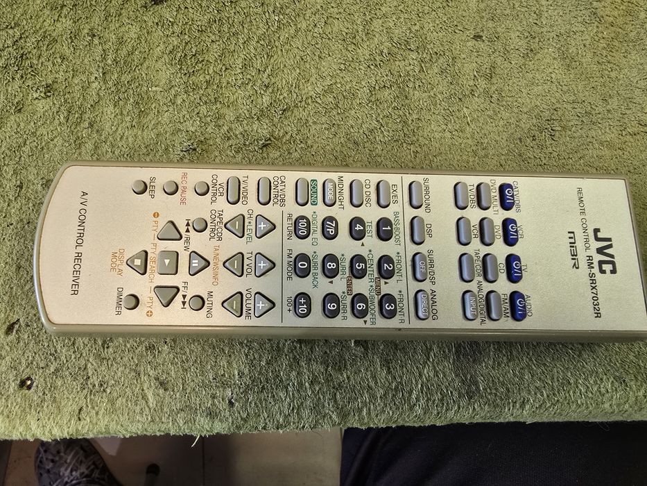 JVC RM-SRX7032R oryginalny pilot zdalnego sterowania.