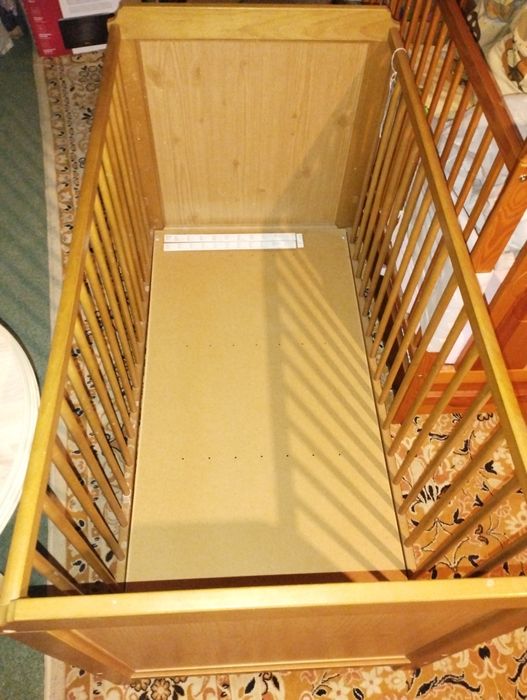 Sprzedam łóżeczko z materacem