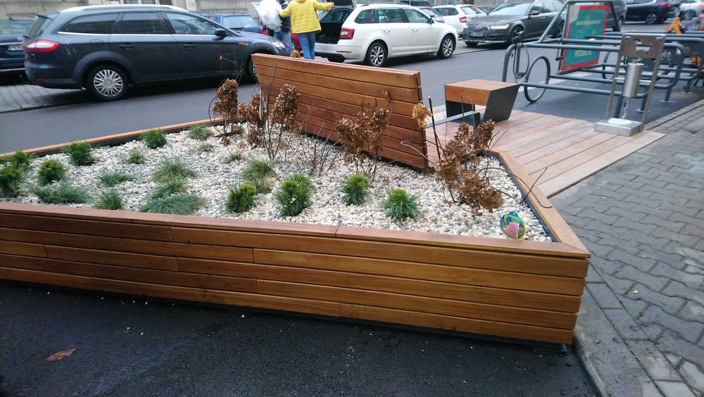 Ławka wypoczynkowa do ogrodu